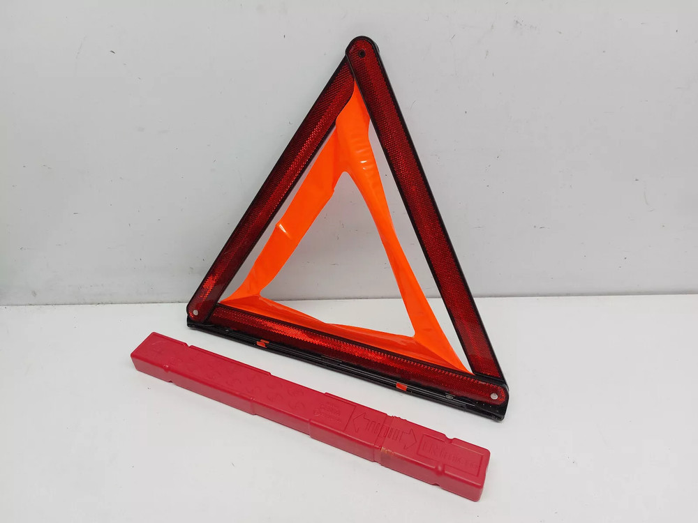 BMW X1 E84 EMERGENCY HAZARD WARNING TRIANGLE 2011 6770487