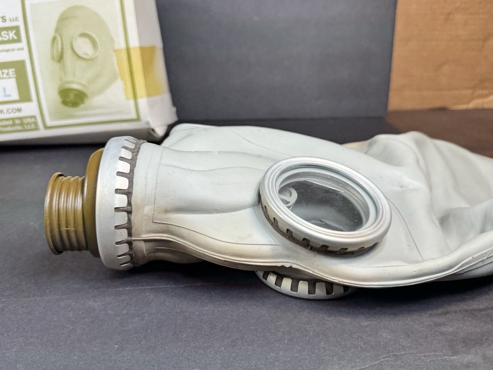 Vtg Gas Mask