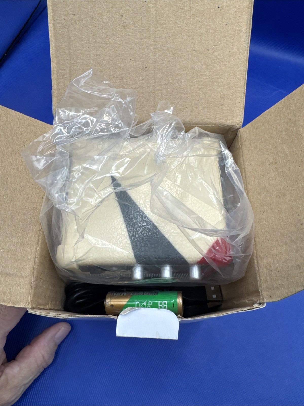 AVO CIGARS "Miniature GUITAR AMP" With Chords See Pictures