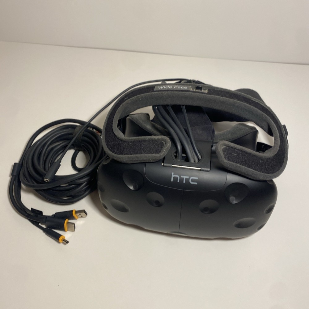 HTC Vive VR Headset Complete Set Full Kit System Steam VR PC Virtual Reality