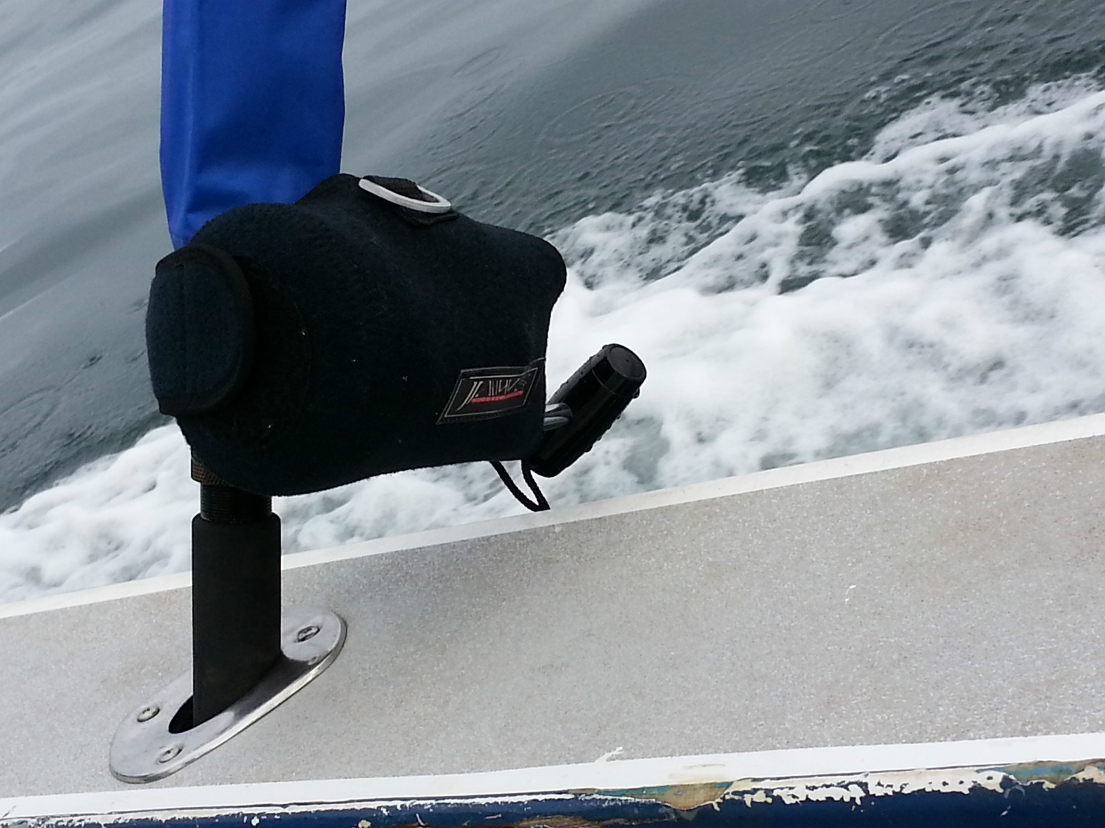 2-9' JAWS QUARTER CUT DESIGN TRAVEL ROD COVER FOR INSHORE OFFSHORE FISHING BLACK