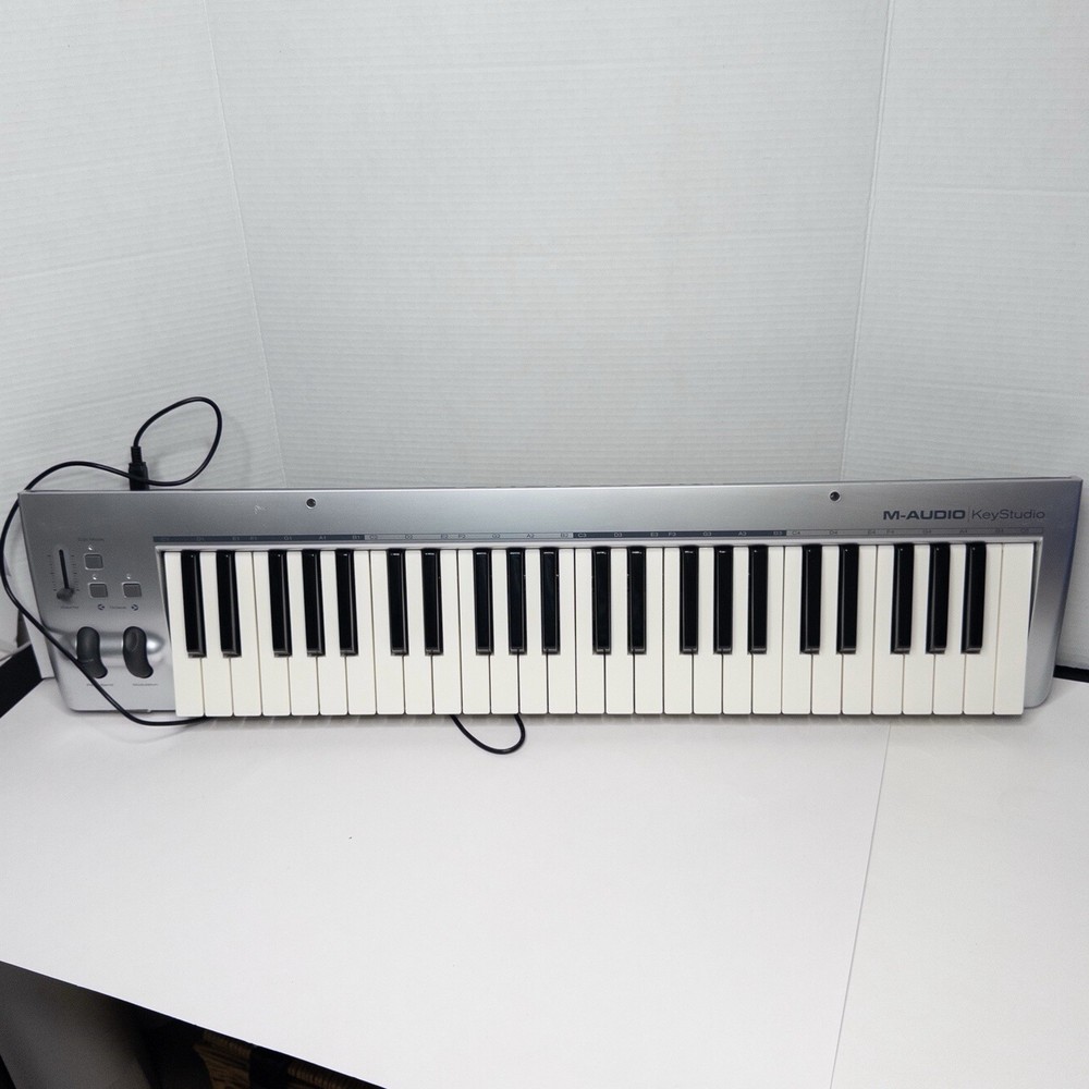 M-Audio NOT TESTED  (KeyStudio) 49 - 49 Key USB MIDI Keyboard Controller