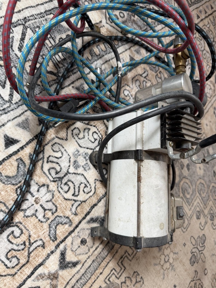Airbrush Set w/ Compressor, Hoses & Accessories