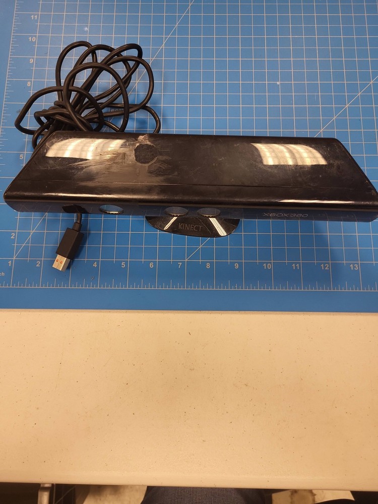 Microsoft Xbox 360 Kinect Sensor Camera Model 1414 Video Game Console Accessory