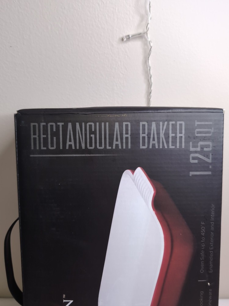 HELL'S KITCHEN Rectangular Baker 1.25 Qt - Red - N.I.B