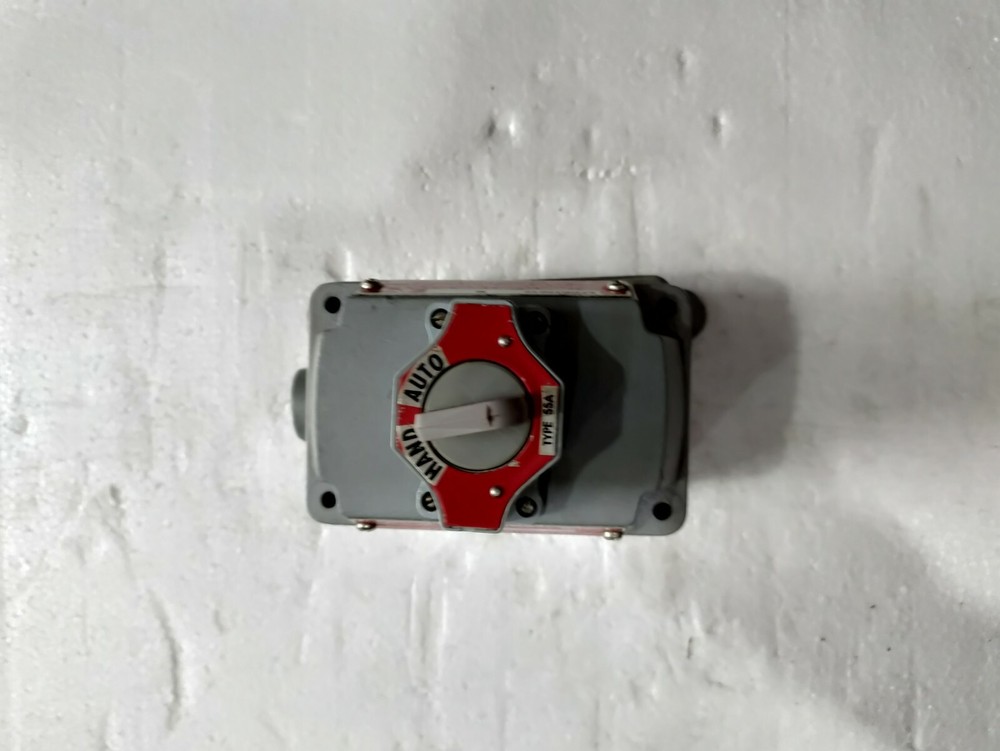 *NEW NO BOX* EFDB15012 APPLETON 2P 2CKT SELECTOR SWITCH
