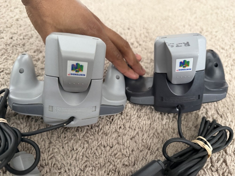 Nintendo 64 N64 System Game Console Bundle W/ 4 Controllers 2 Rumble Paks Jumper