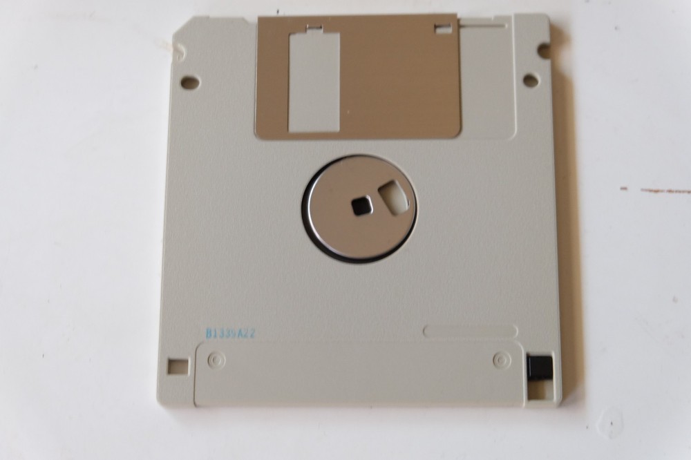IBM OS/2 2.0 disk set (21 2.0 MB 3.5" floppy diskettes)