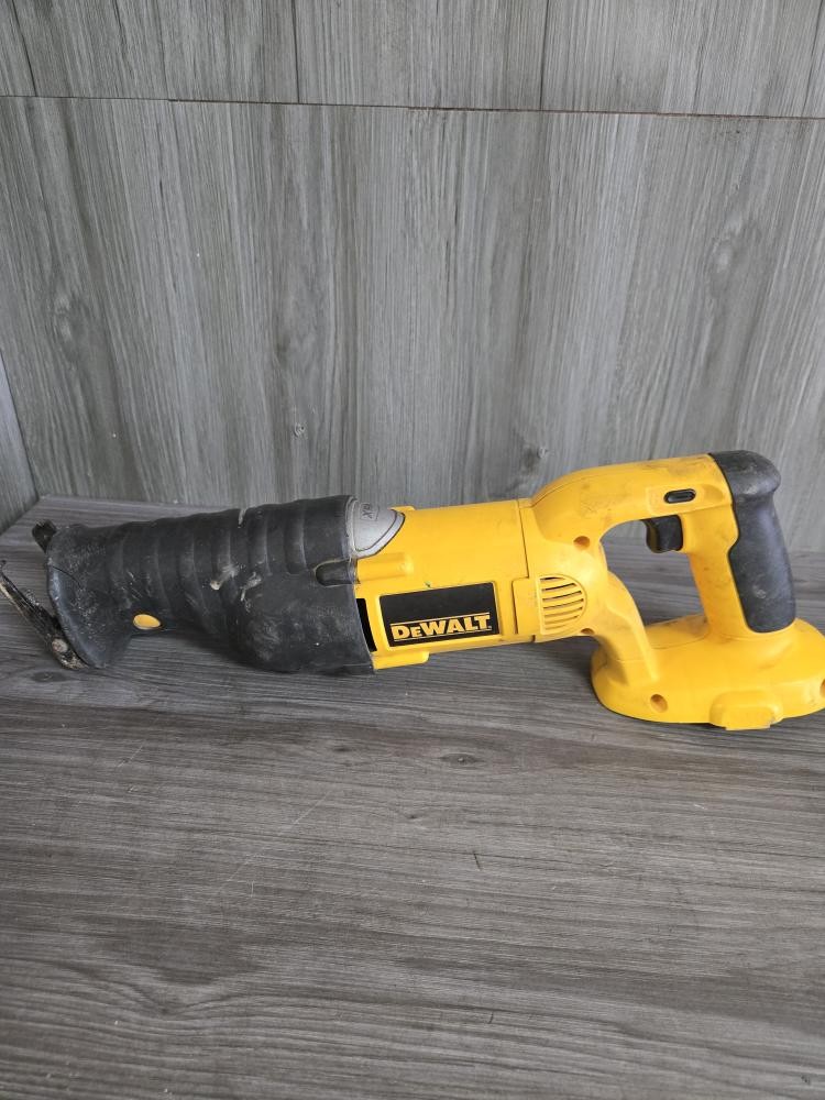 DEWALT DC385 (PSO040179)