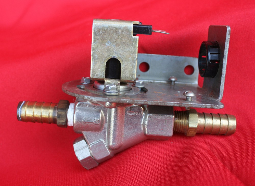 DEMA ENGINEERING SOLENOID VALVE MODEL-442 WITH COVER