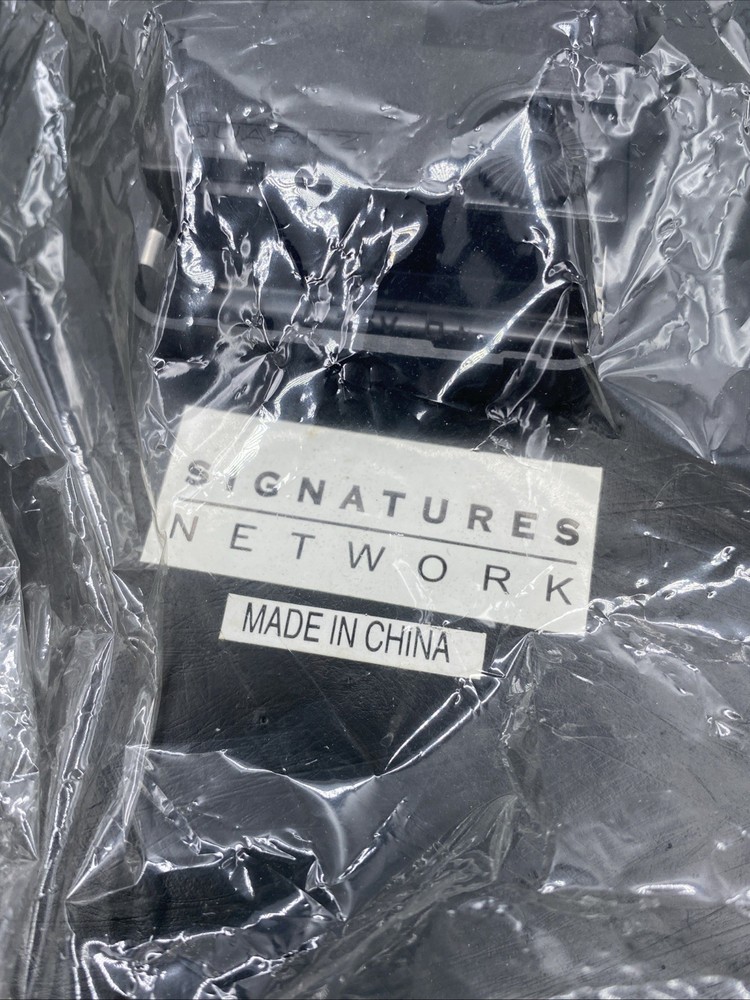 KISS Vintage 2001 SPENCER GIFTS WALL CLOCK-NEW-RARE