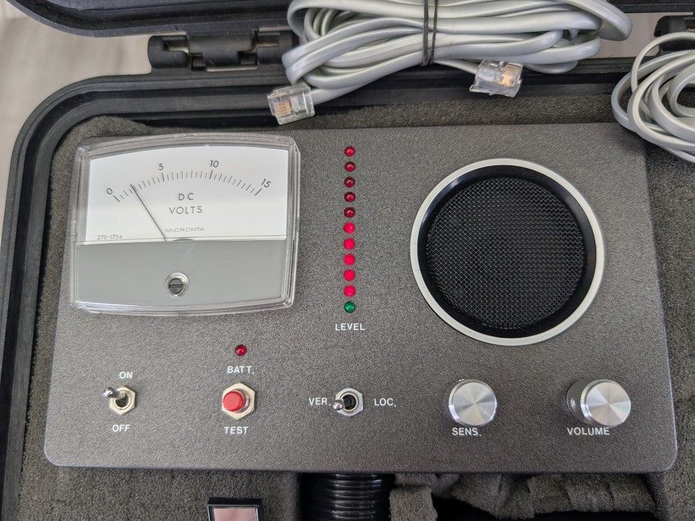 AS IS - UNTESTED Counter Surveillance Electronics Kit Bug Sweep RF Locator Used