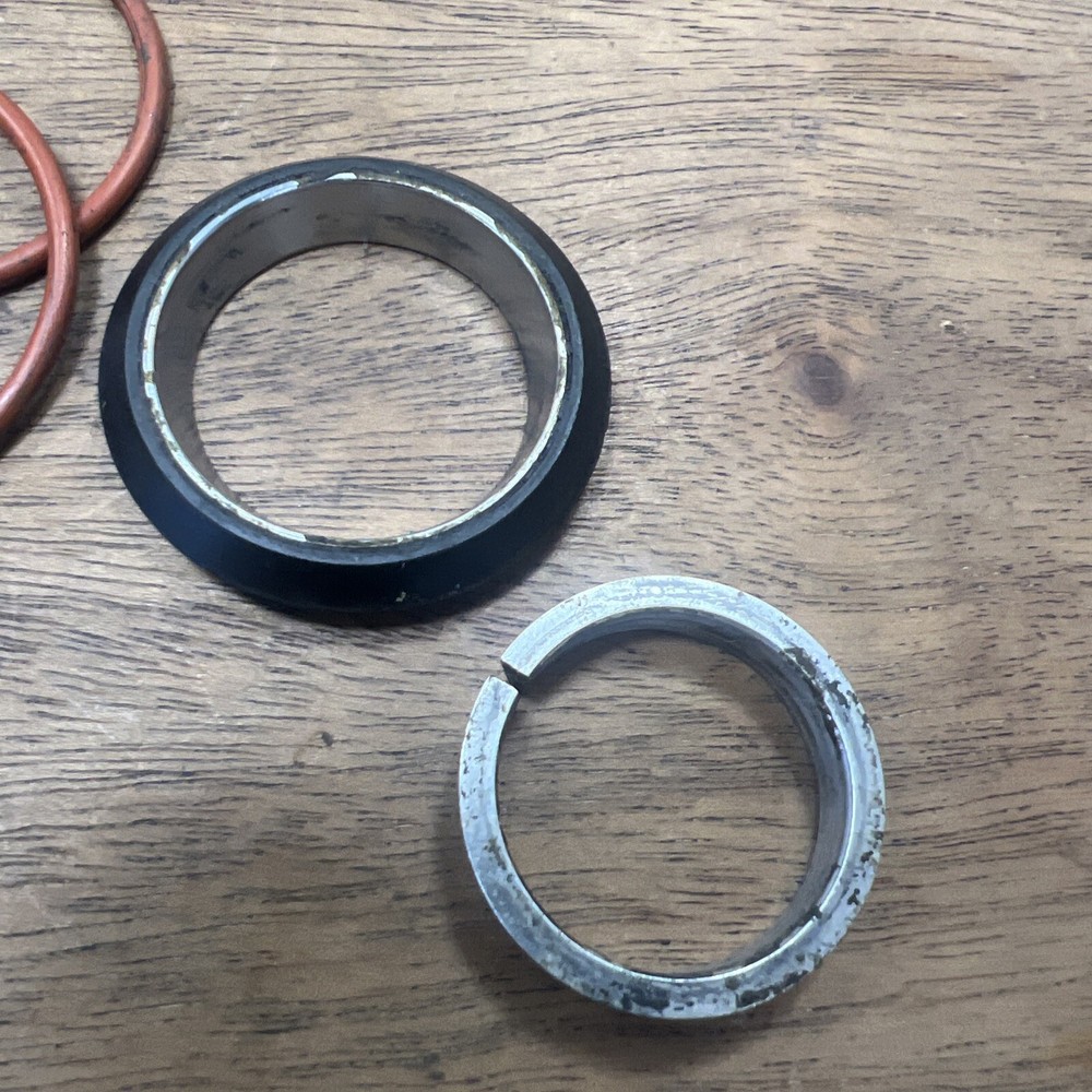 WTB Grease Guard Headset 1 1/8" Wilderness Trail Bikes Black Threadless