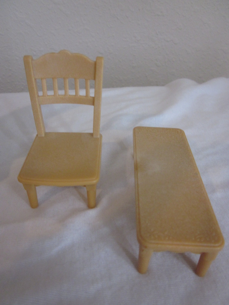 Calico Critters Bathroom Pieces and misc