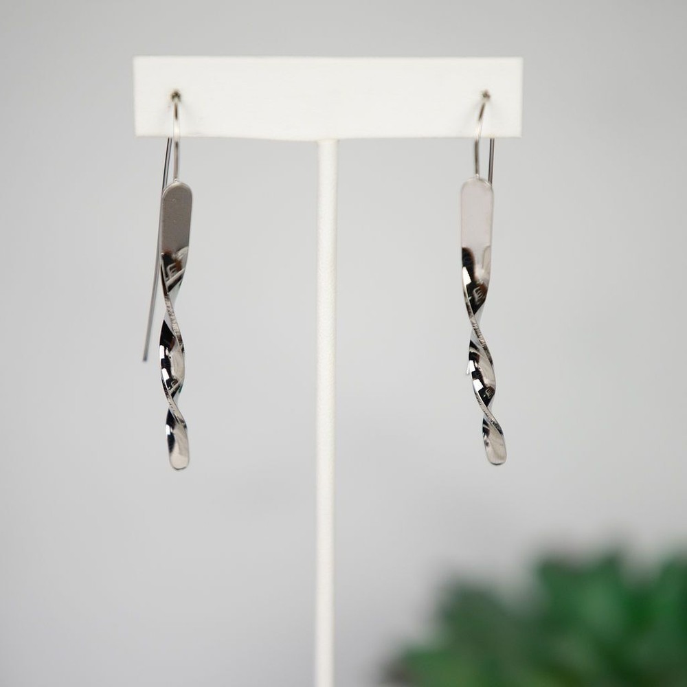 Twisted Bar Dangles