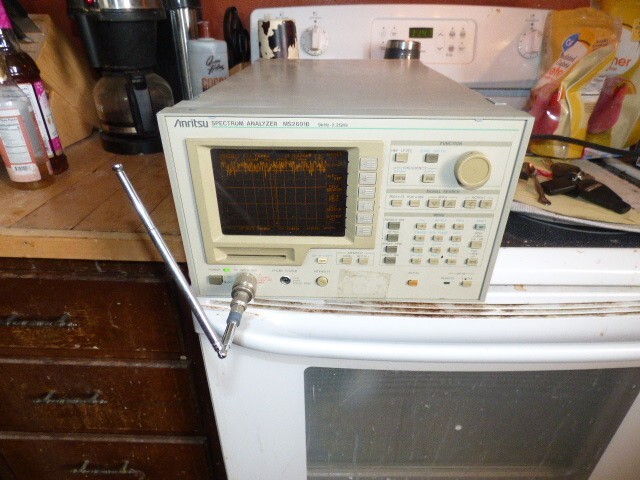 Anritsu MS2601B 9kHz-2.2GHz spectrum analyzer