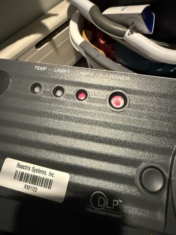 Panasonic Pt-d5500ul Projector