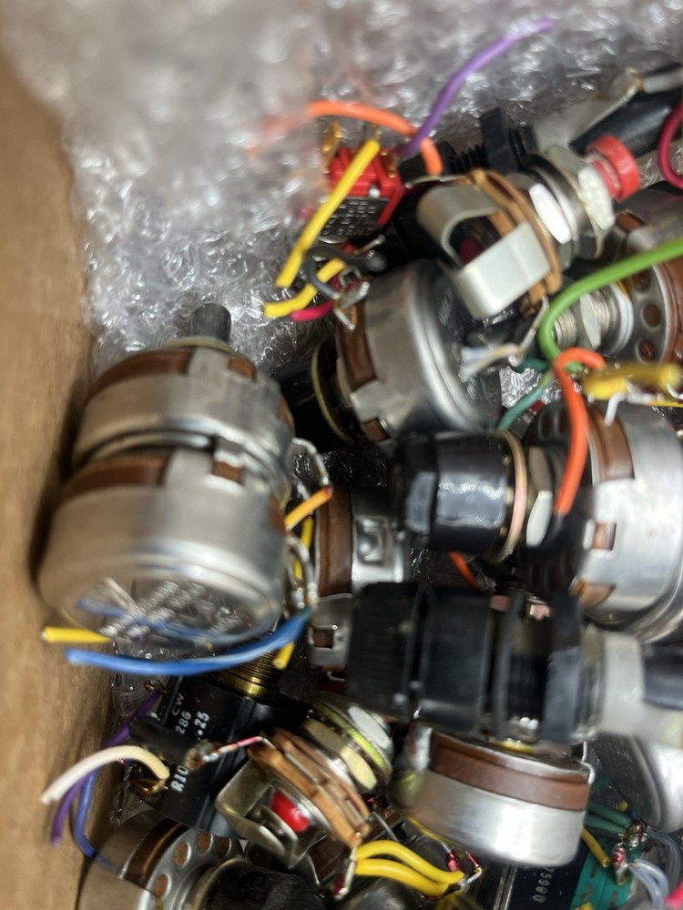 Misc Electronics (UNTESTED) INCLUDES ALLEN BRADLEY TYPE J potentiometer