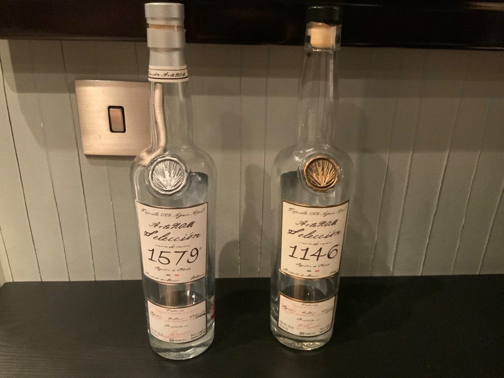 ArteNOM selection de 1146, 1579 tequila anejo empty bottle