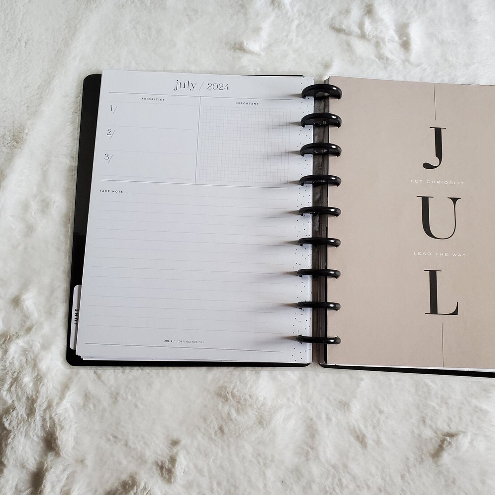 The Happy Planner Classic Planner Read Description