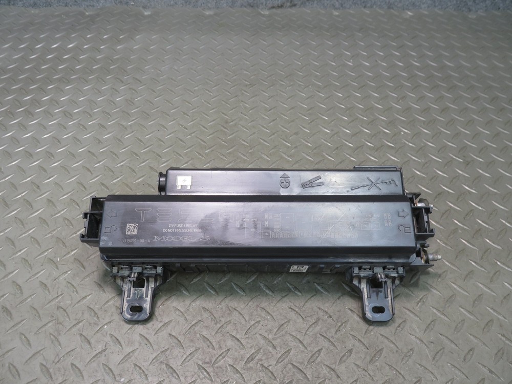 2016-2019 TESLA MODEL S 75D FRONT TRUNK FRUNK FUSE RELAY BOX MODULE UNIT