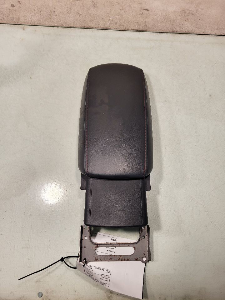 COROLLA 2023 CONSOL ARMREST