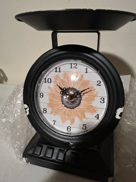 New Vintage Sunflower Old Town Scale Clock