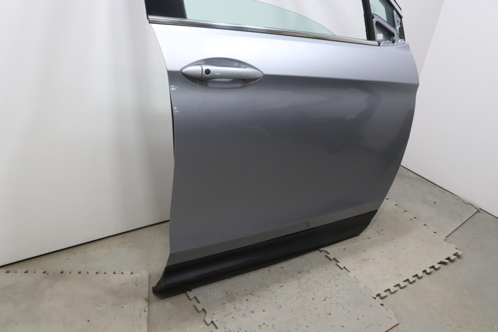 2016-2022 HONDA PILOT FRONT RIGHT PASSENGER SIDE DOOR ASSEMBLY OEM SILVER_NH830M