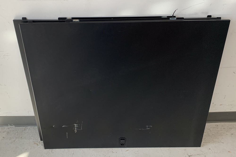 NetShelter SX® Side Panel Installation - AR7301, AR7371