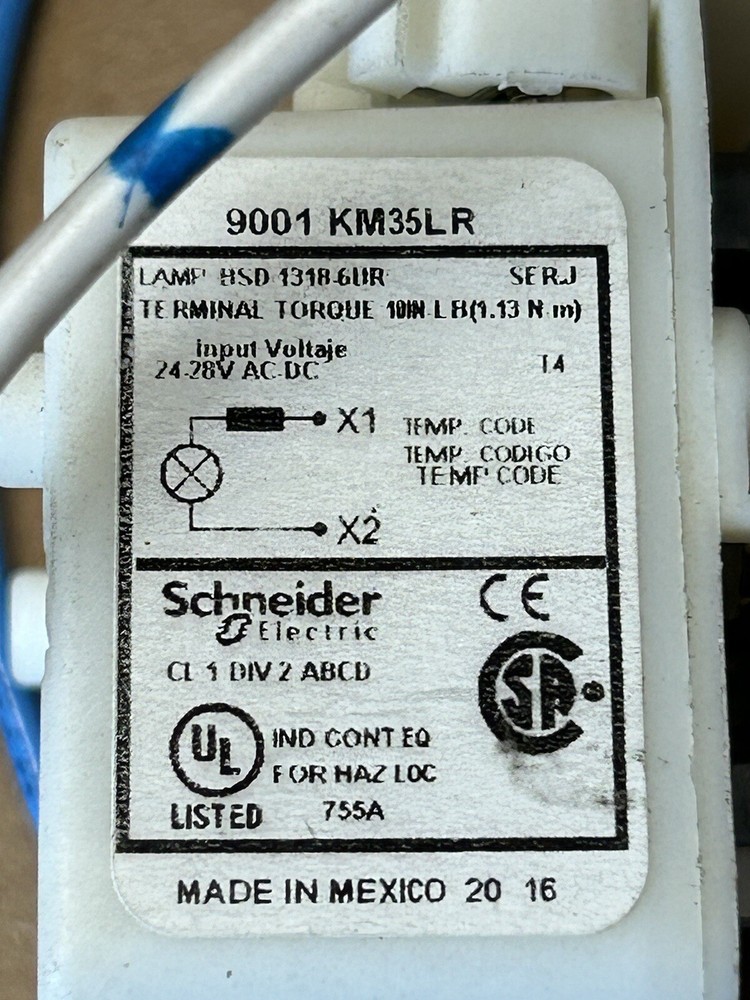 NEW SCHNEIDER 9001KM35LR Red Pilot Light