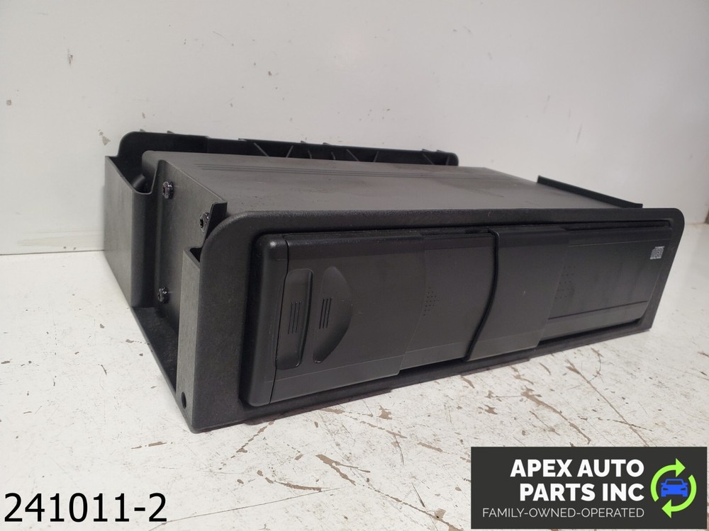 OEM 2003-2012 Range Rover 4.4L CD Disk Changer XQE500120