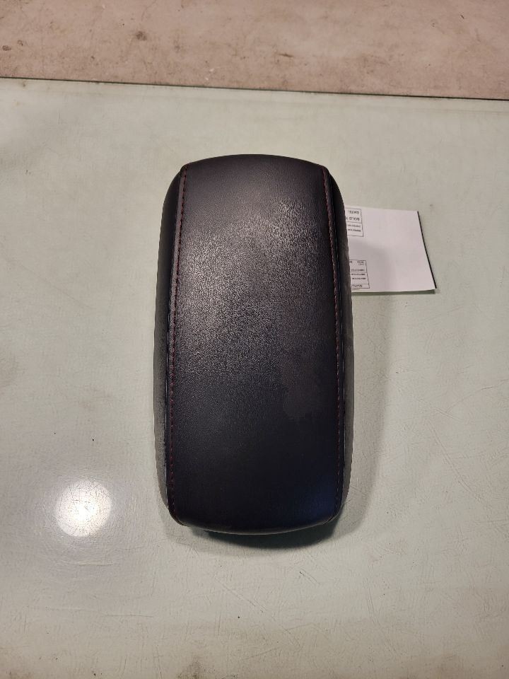 COROLLA   2023 CONSOL ARMREST
