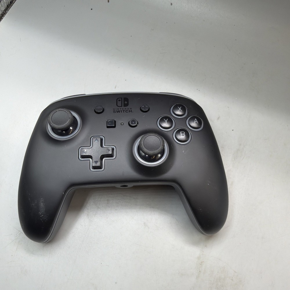 PowerA Wired Controller for Nintendo Switch - Matte Black - USED NO CABLE
