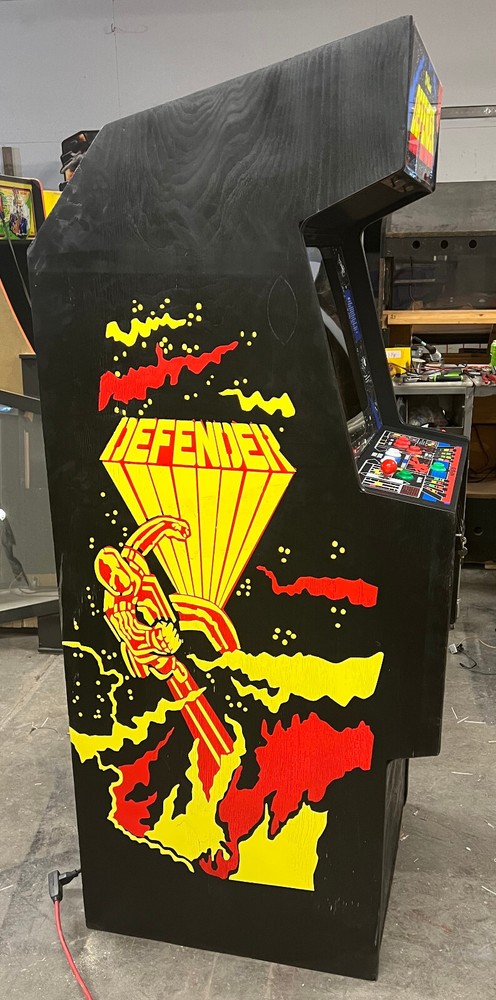DEFENDER ARCADE MACHINE by WILLIAMS 1981 (Excellent Condition) *RARE*