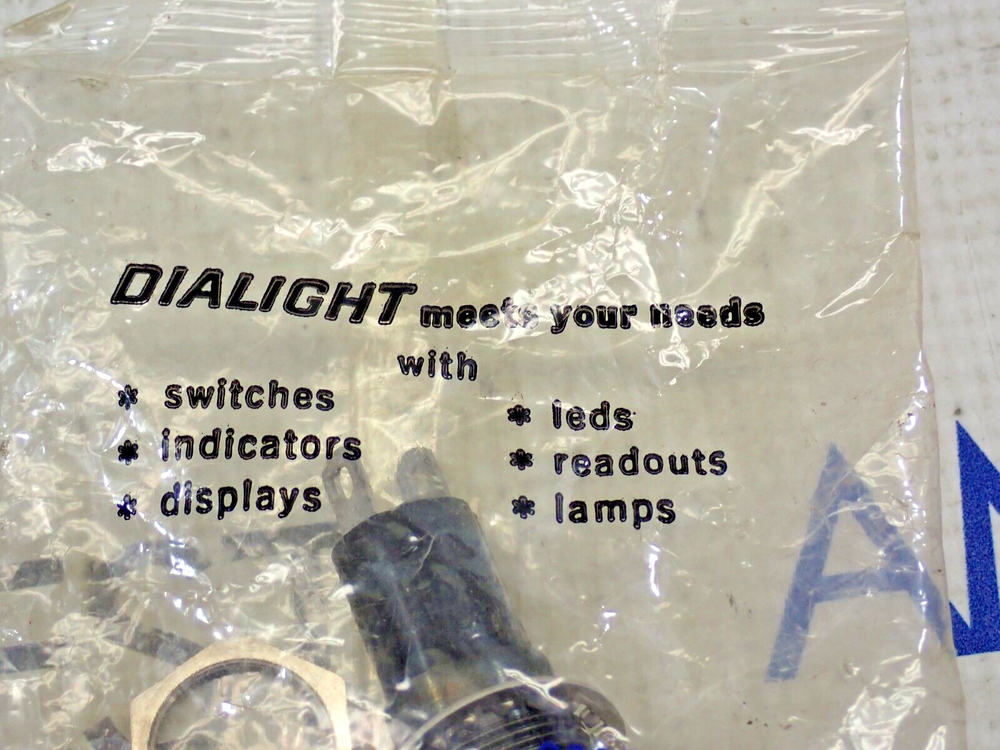 Dialight 81-0410-01-201 Lamp Holder New
