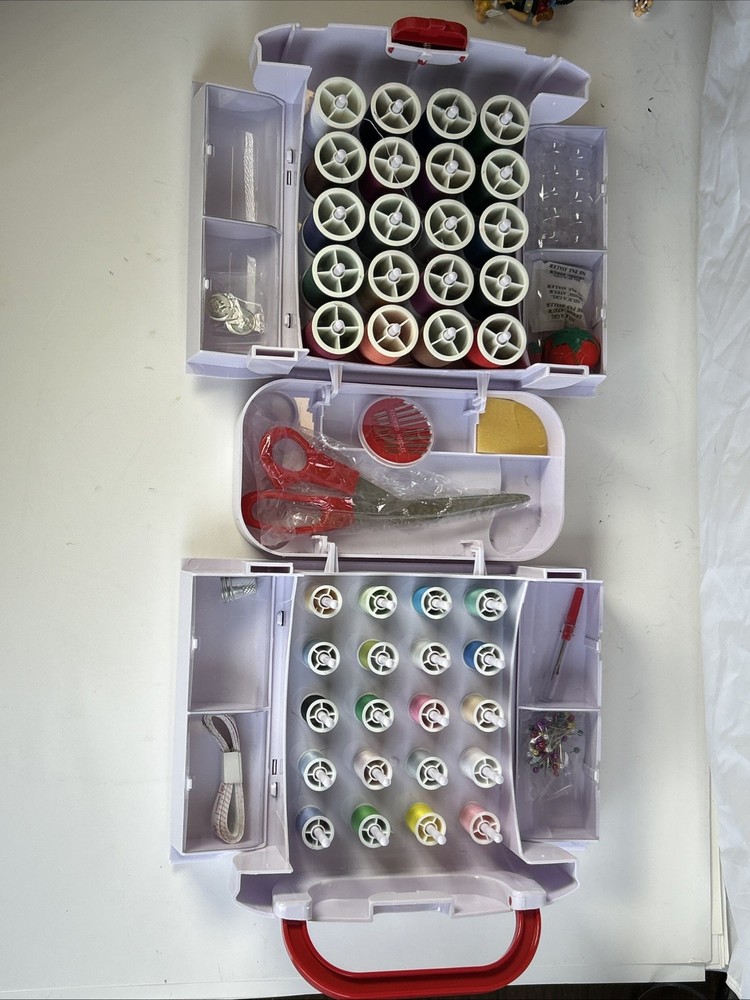 SINGER Sew Essentials Foldup Case Sewing Kit Portable Organizer Full Thread & Et