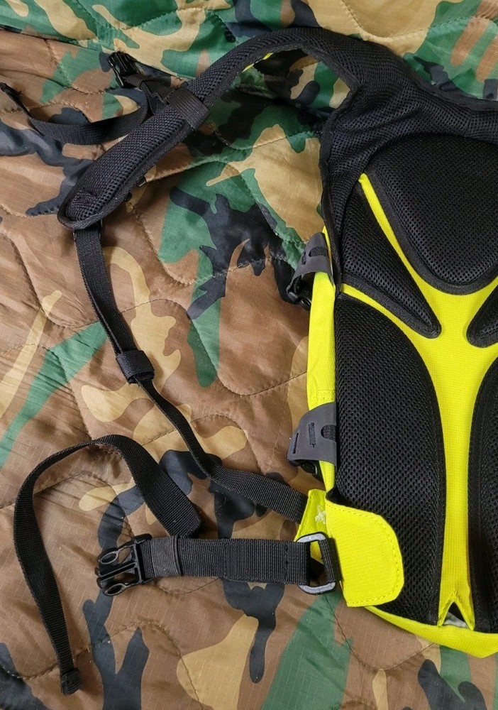 Geigerrig Hydration Pack Neon Yellow