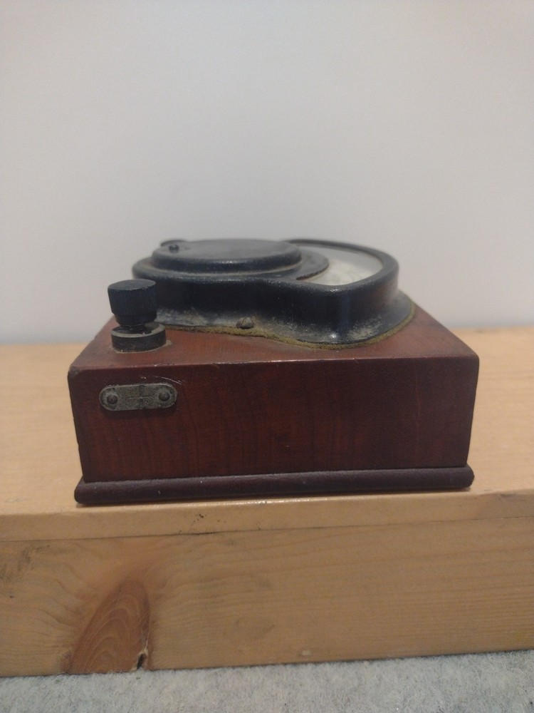 Antique Oak Hoyt Electrical Instrument Working Voltmeter