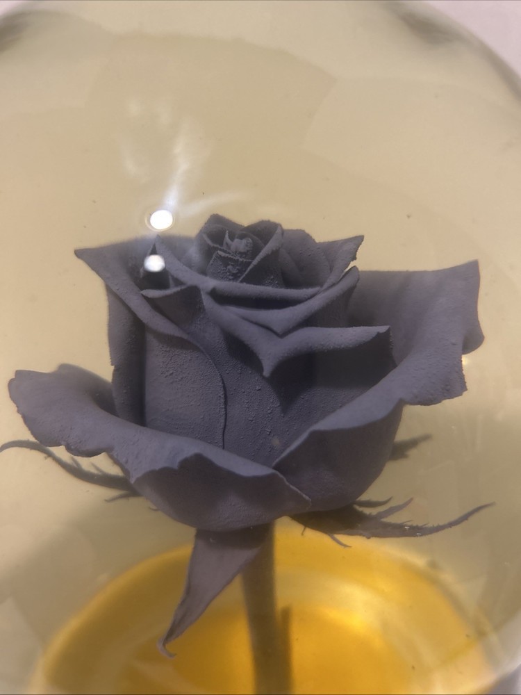 Forever Real Lavender Rose Globe With Suction Bottom