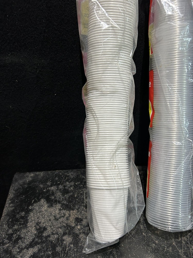 White & Clear Plastic Vending Cups Reusable / Disposable Drinking Cups 180cc