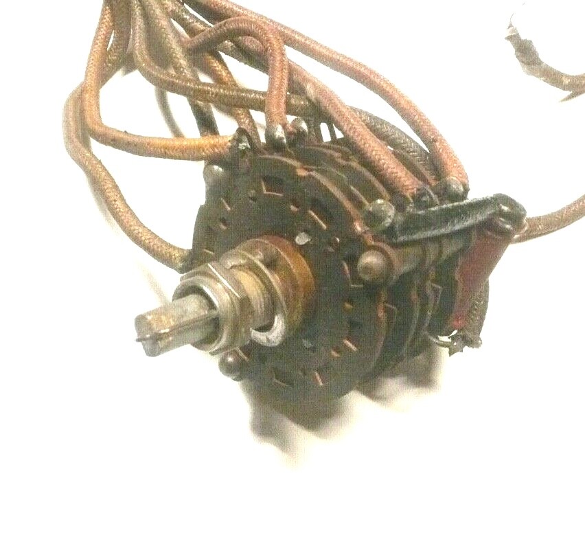 vintage SPARTON 235 - Untested CHASSIS & TUBES/ AMP /3 WIRE HARNESSES / CONTROLS