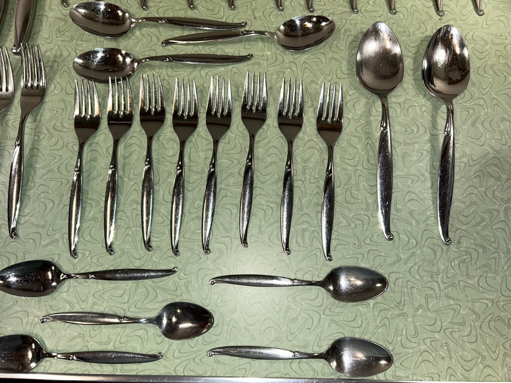 ONEIDA COMMUNITY DRIFTWOOD Flatware 61 pieces