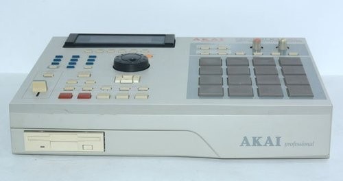 AKAI MPC2000XL Sampler Sequencer Drum Machine Tested Working Japan