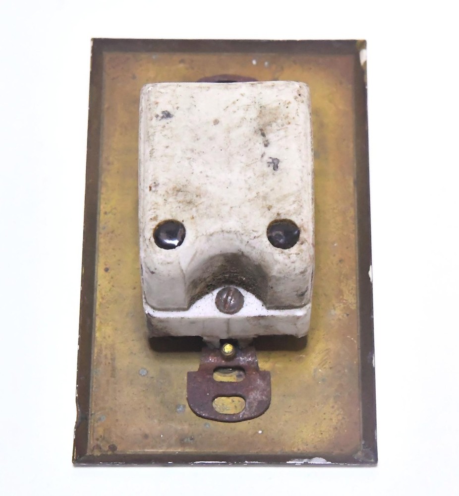VINTAGE SINGLE PUSH BUTTON WITH BRASS SWITCH PLATE