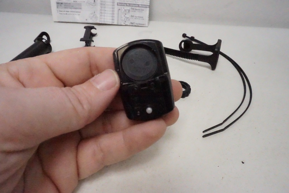 Classic Cateye Strada Wireless Cyclocomputer CC-RD300W