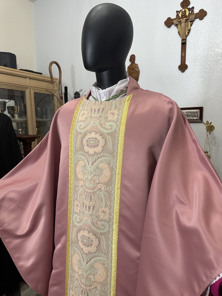 ROSE CHASUBLE + STOLE ROSE000