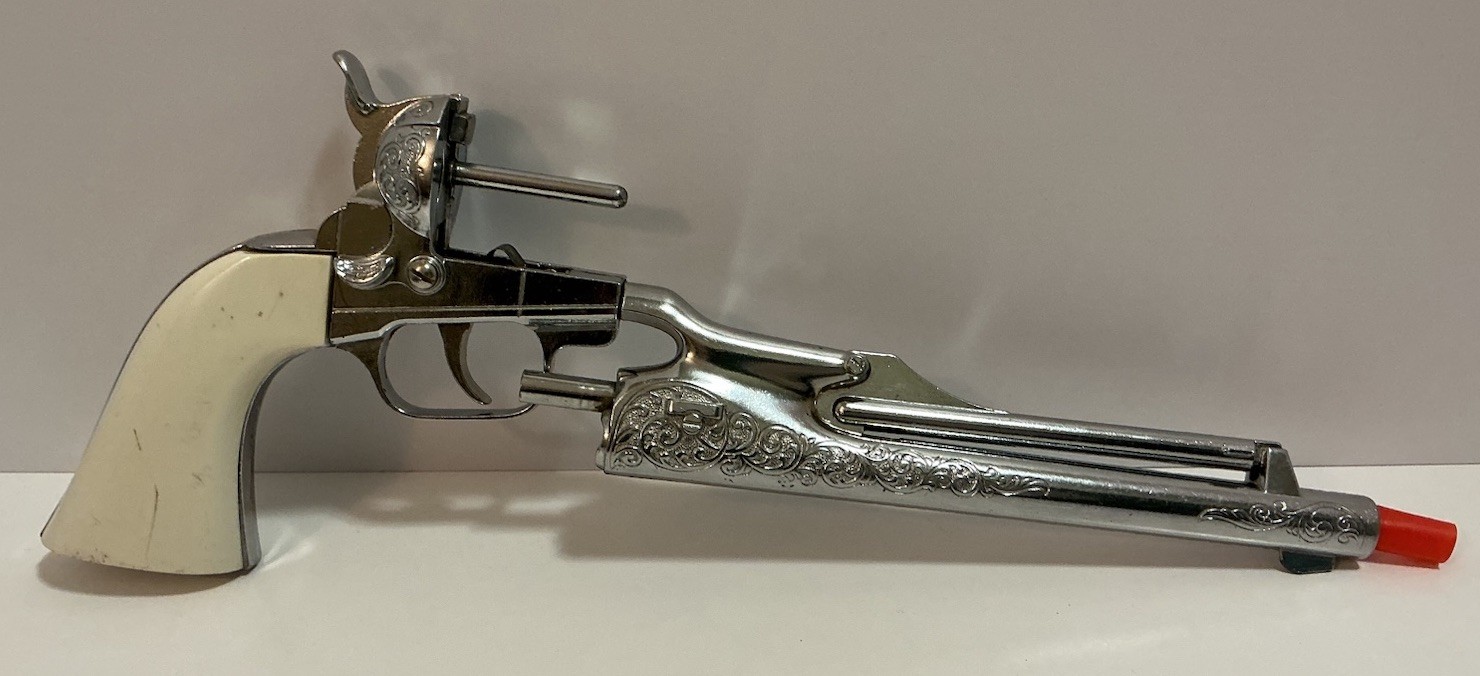 VINTAGE HUBLEY COLT 45 CAP GUN W/ 6 ORIGINAL BULLETS & 4 BOXES OF STALLION CAPS