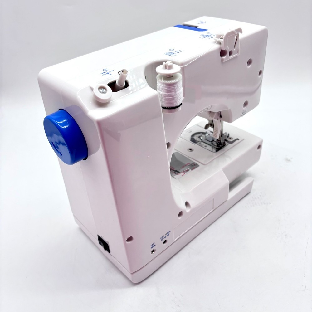 Compact Sewing Machine 14 Stitch Pattern w/ Built In Sewing Light Model UFR-728