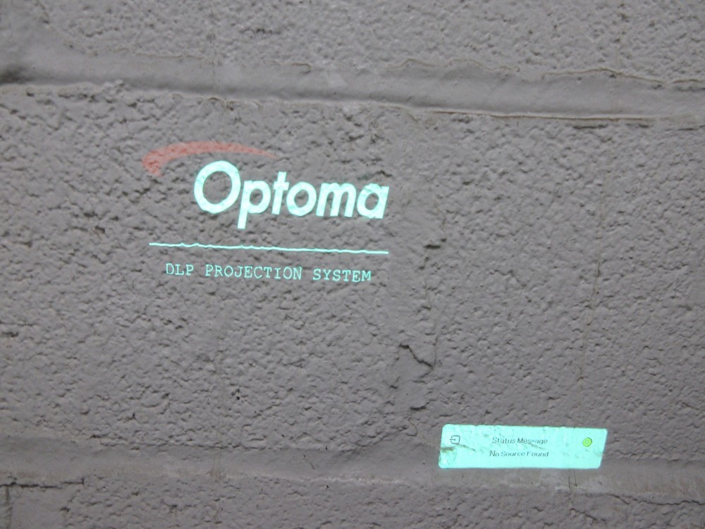 Optoma DAEPGLKGp Widescreen HDMI DLP Projector