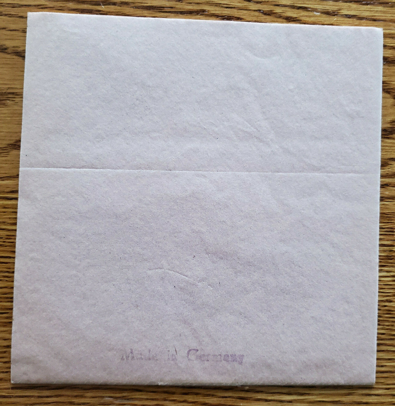 1-VINTAGE GERMAN IMITATION GOLD LEAF 5 1/2" X 5 1/2" -20 SHEETS PER BOOKLET BCS